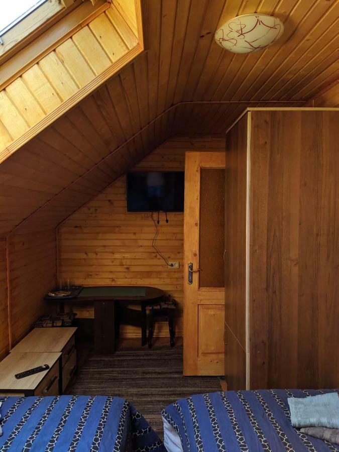 Maison d'hôtes У Оксани à Kvasy Extérieur photo