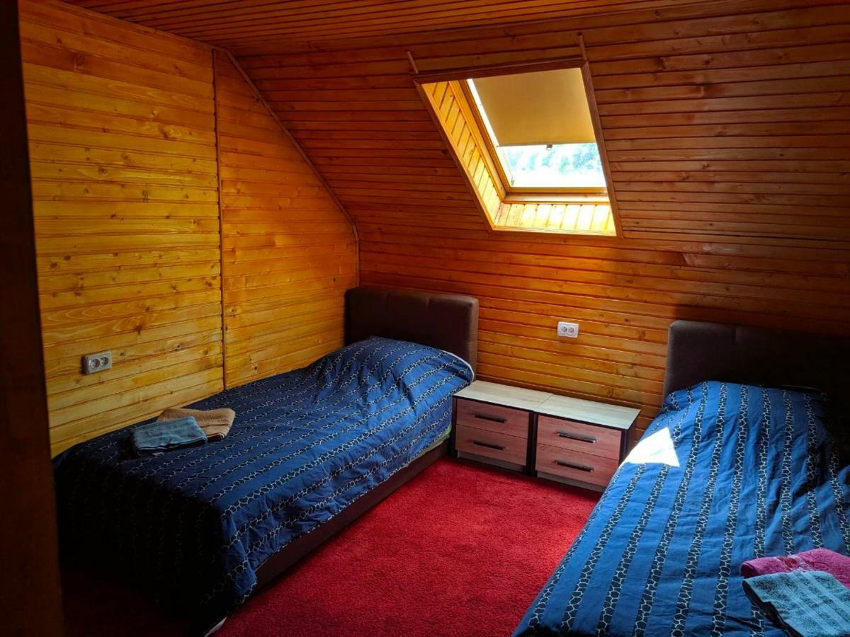 Maison d'hôtes У Оксани à Kvasy Extérieur photo