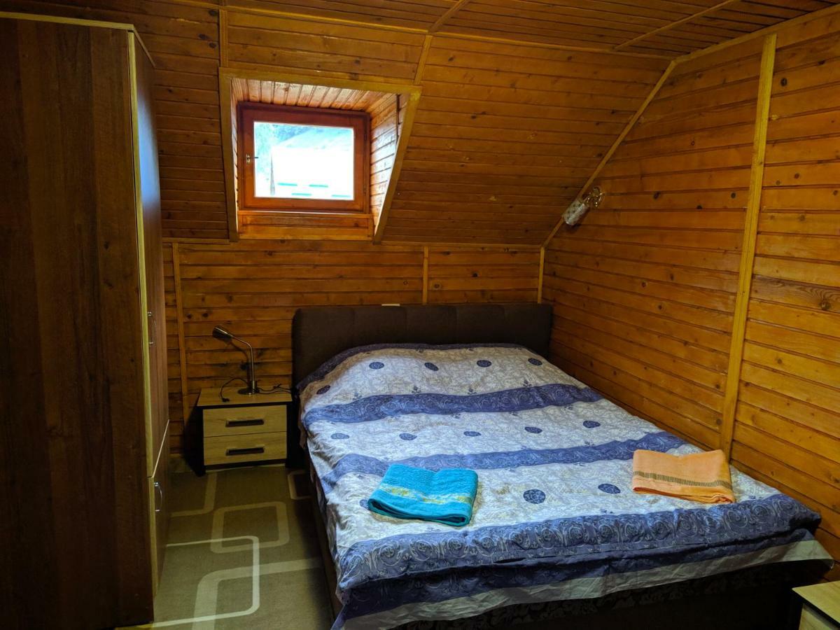Maison d'hôtes У Оксани à Kvasy Extérieur photo